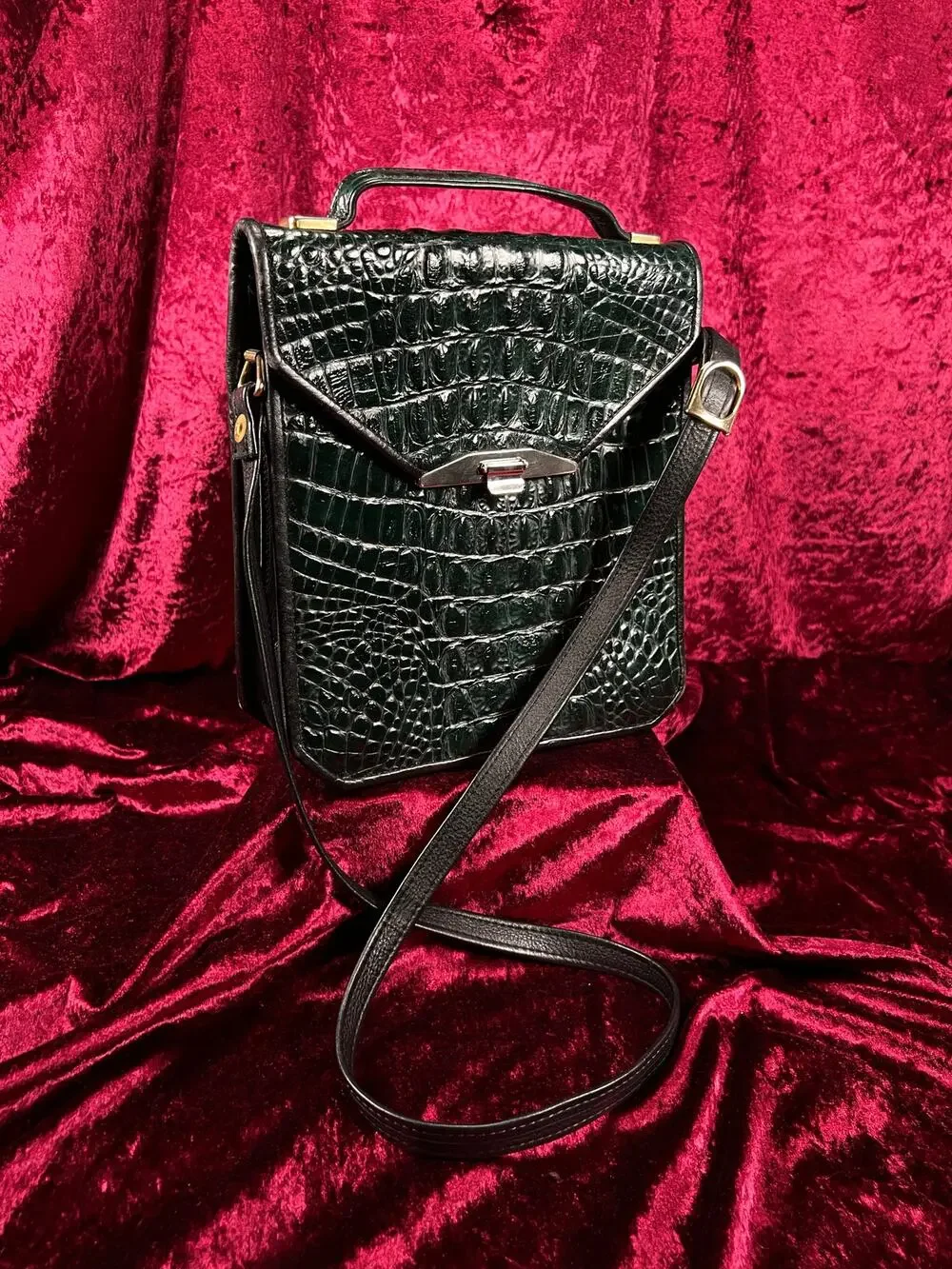 Vintage Emerald Green Leather Crossbody Bag - Croc Embossed Top Handle Purse